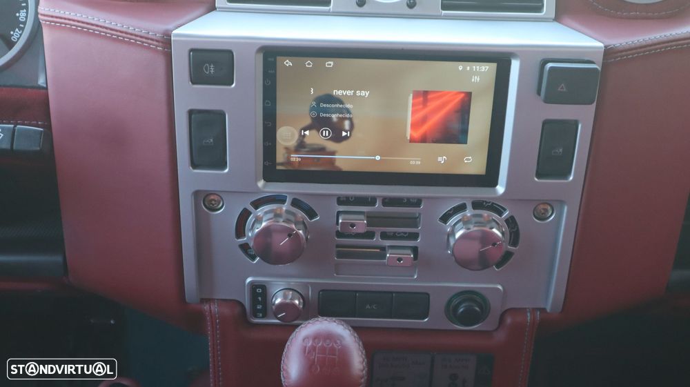 Land Rover Defender - 34