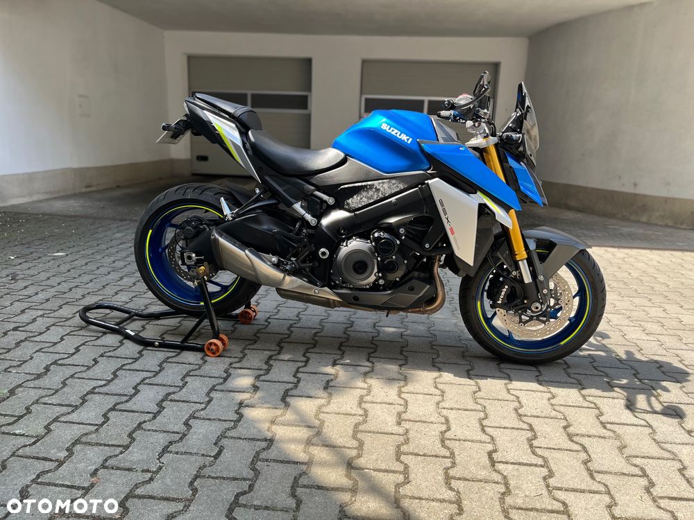 Suzuki GSX 1000 - 5