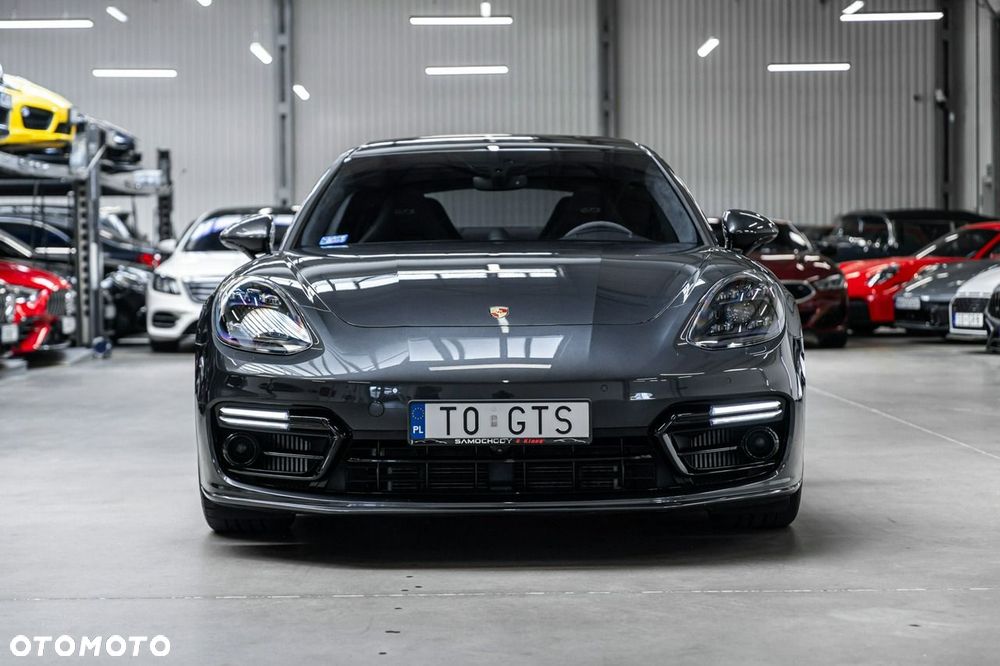 Porsche Panamera - 4