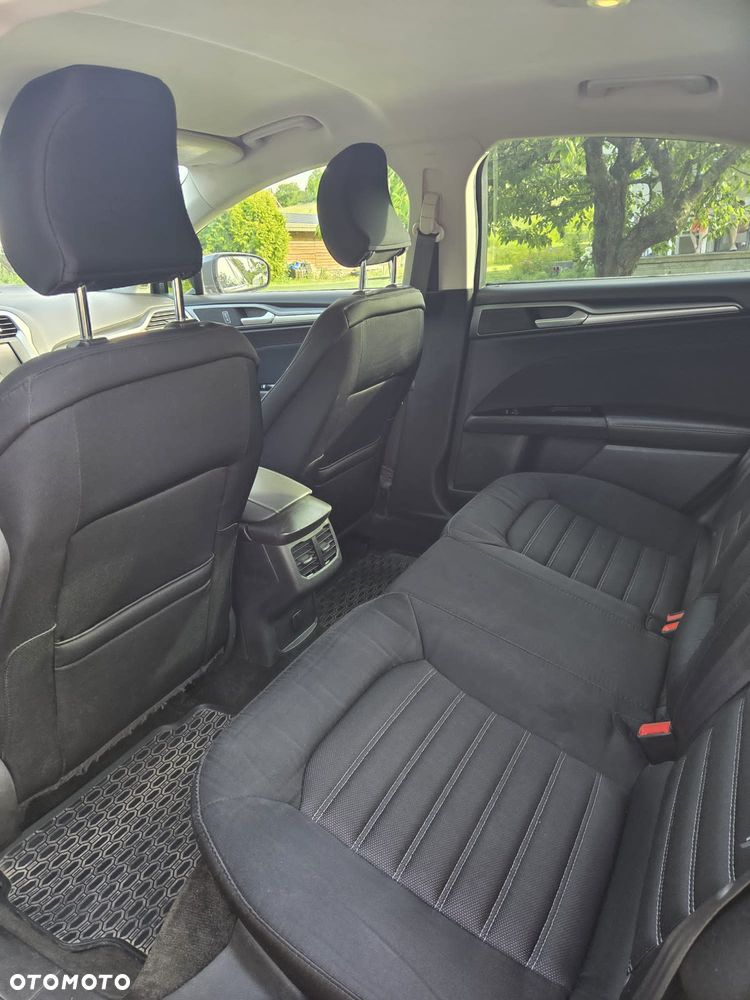 Ford Fusion - 7