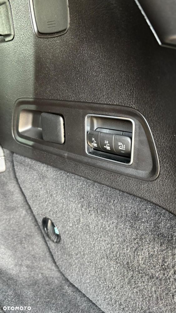 Mercedes-Benz GLS - 29