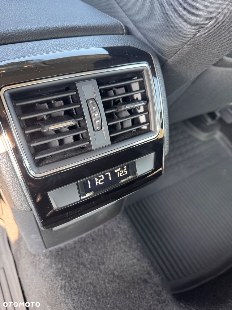 Skoda Superb 2.0 TDI SCR 4x4 Ambition DSG - 9