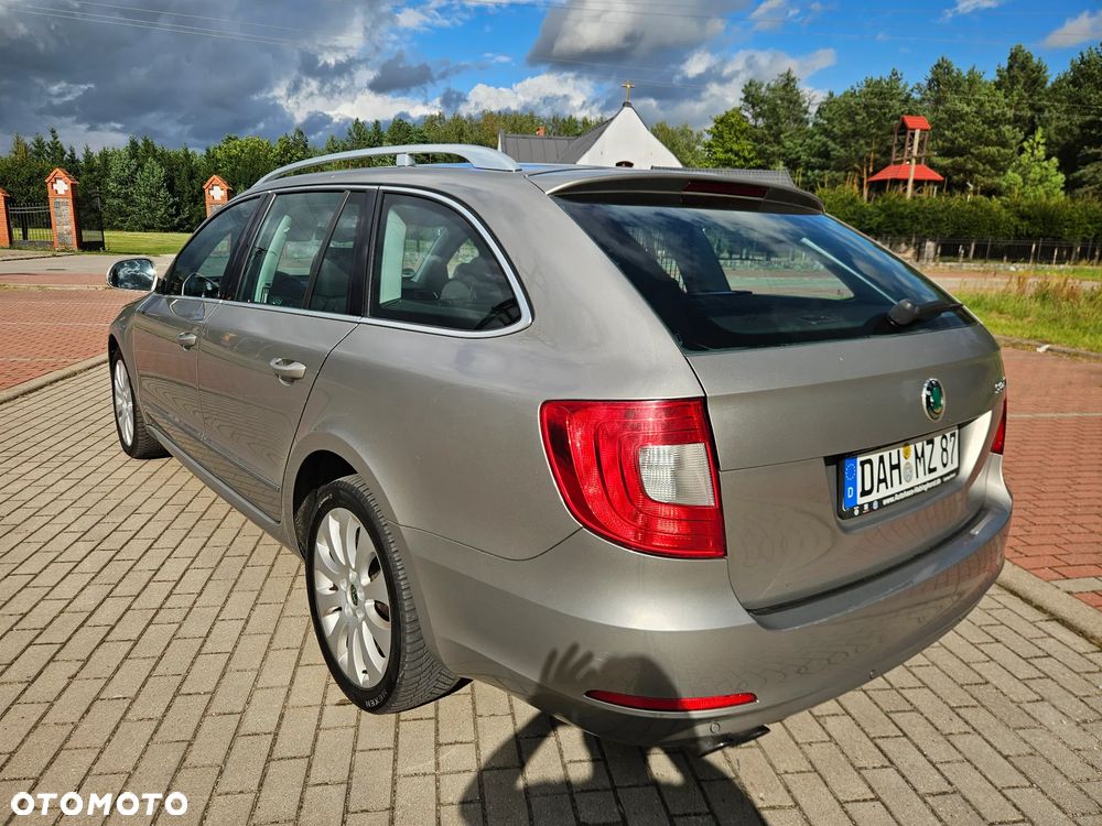 Skoda Superb 2.0 TDI DSG Elegance - 5