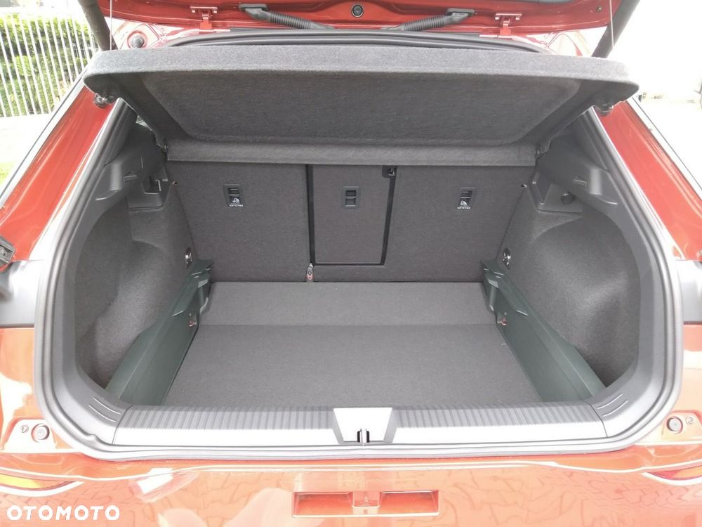 Volkswagen T-Roc 1.5 eTSI R-Line DSG - 11