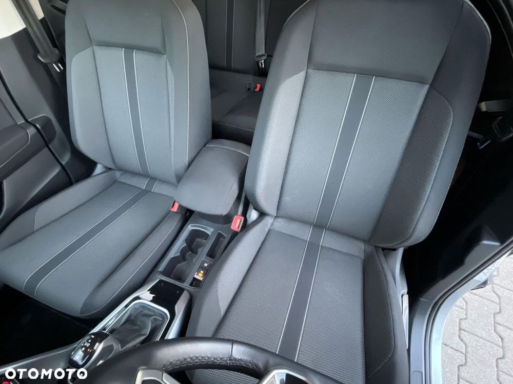 Volkswagen T-Roc - 13