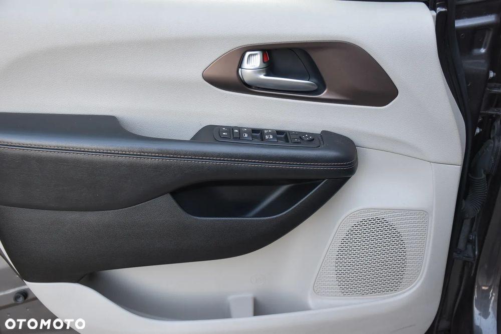 Chrysler Pacifica - 18