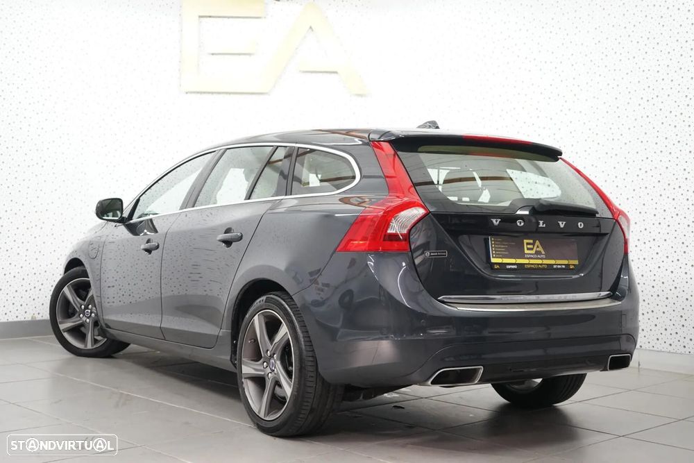 Volvo V60 2.4 D6 Summum AWD Phev - 4