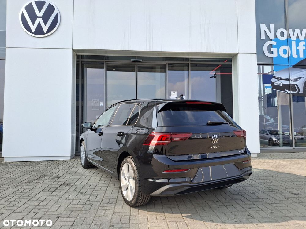 Volkswagen Golf - 6