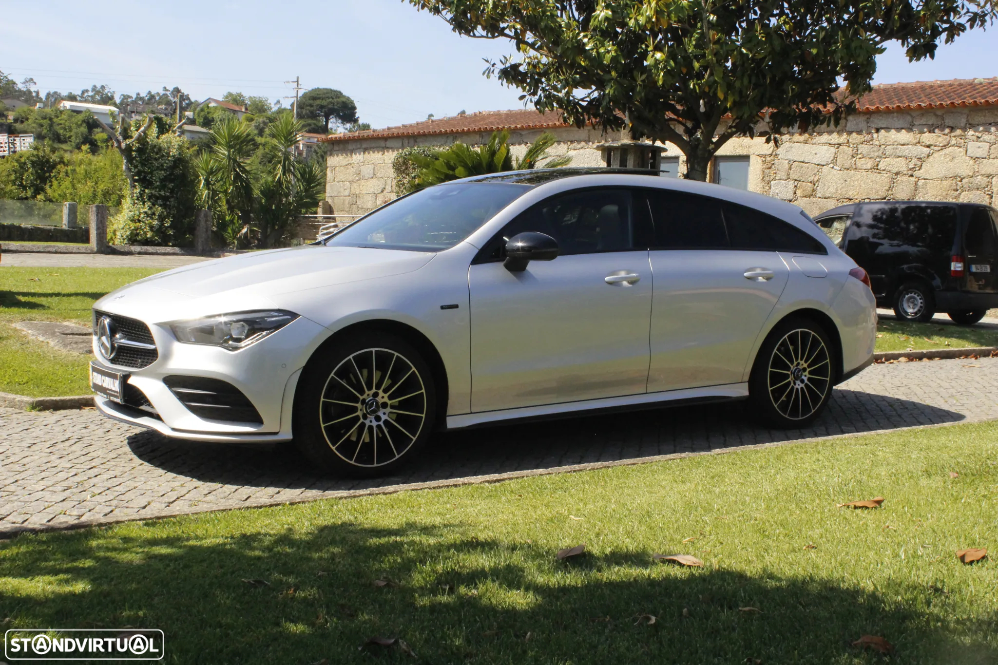 Mercedes-Benz CLA 250 e Shooting Brake AMG Line - 3