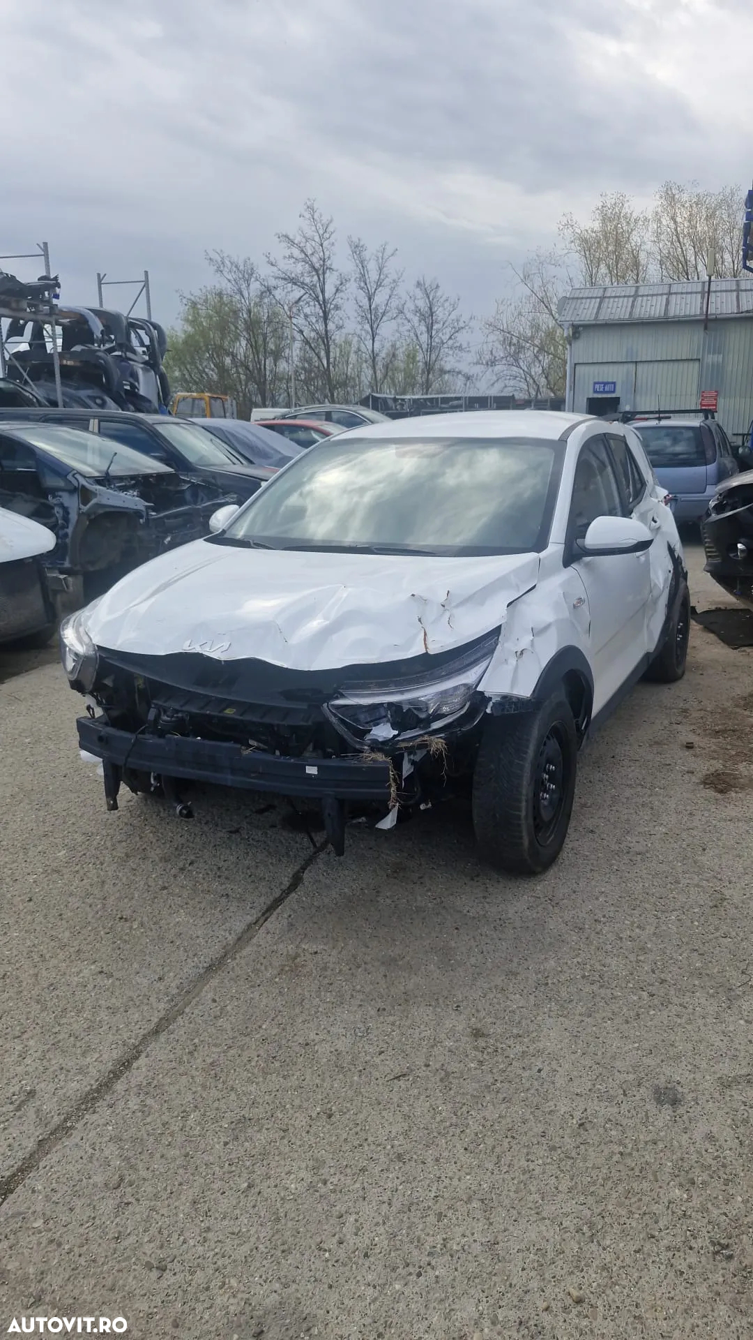 Dezmembram Kia Stonic an 2024 motor 1.2 benzina - 8