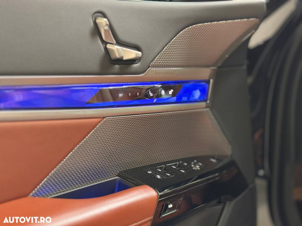 BMW Seria 7 740d xDrive MHEV - 10