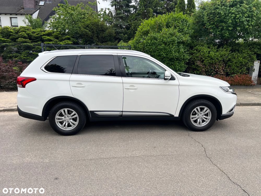 Mitsubishi Outlander - 4