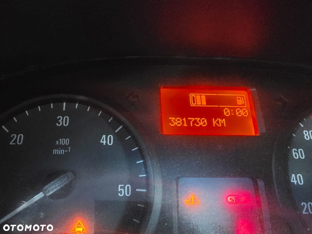 Opel Vivaro - 11