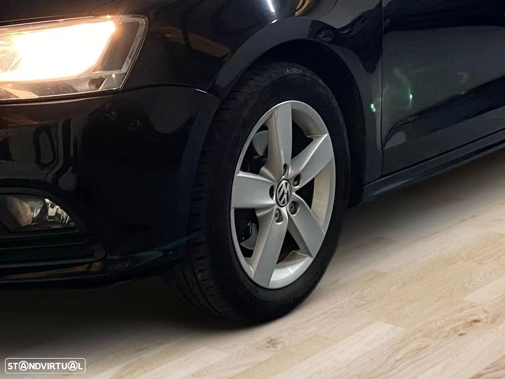 VW Jetta 2.0 TDI Confortline - 6