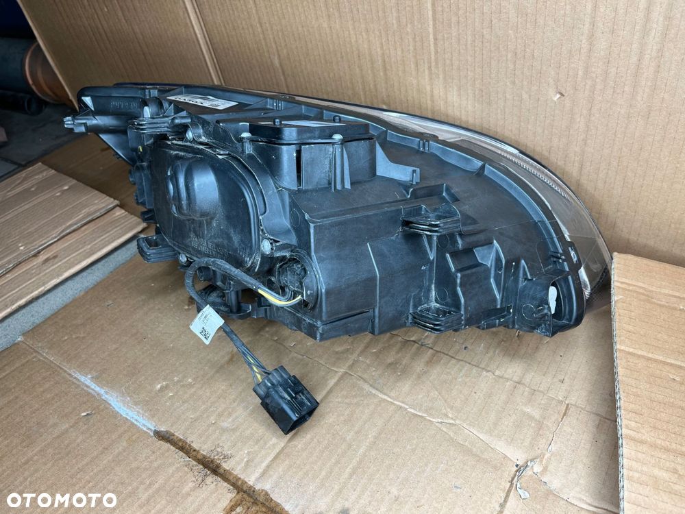 lampa lewa przednia volvo v60 s60 idealna - 7