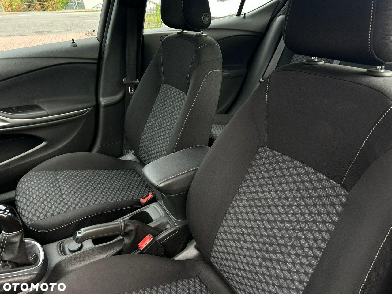 Opel Astra V 1.2 T Business Elegance S&S - 10
