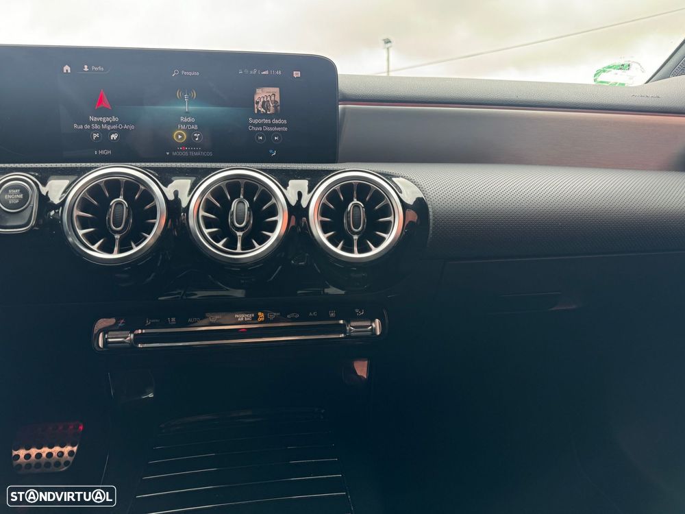 Mercedes-Benz A 250 e AMG Line - 8