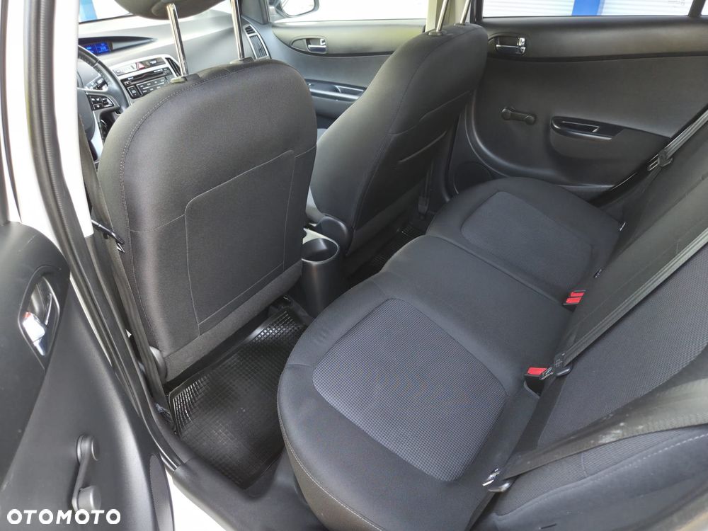 Hyundai i20 1.2 Fifa World Cup Edition - 17