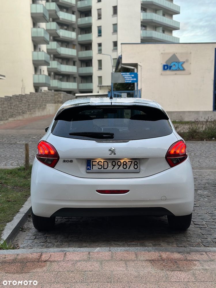 Peugeot 208 1.6 BlueHDi Allure S&S - 10
