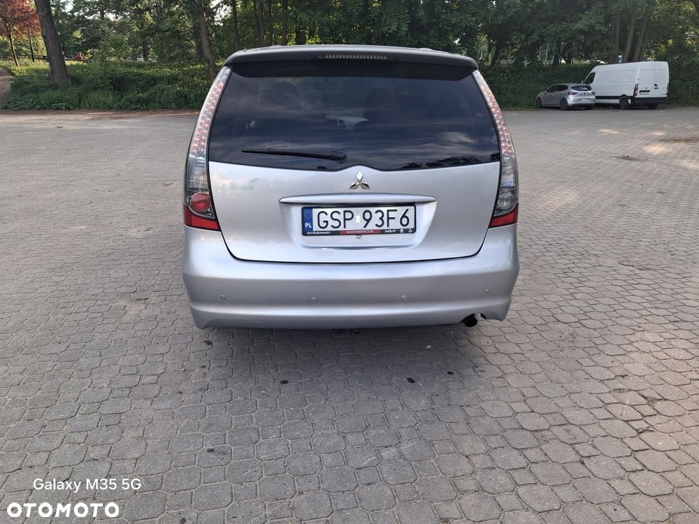 Mitsubishi Grandis - 8