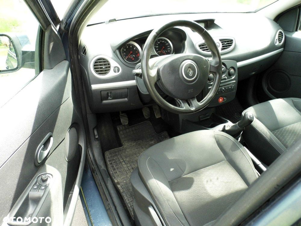 Renault Clio - 7