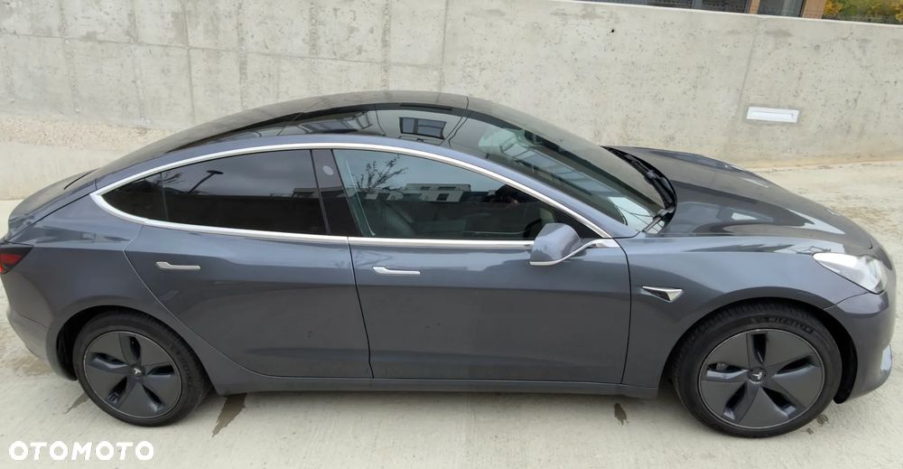 Tesla Model 3 - 28