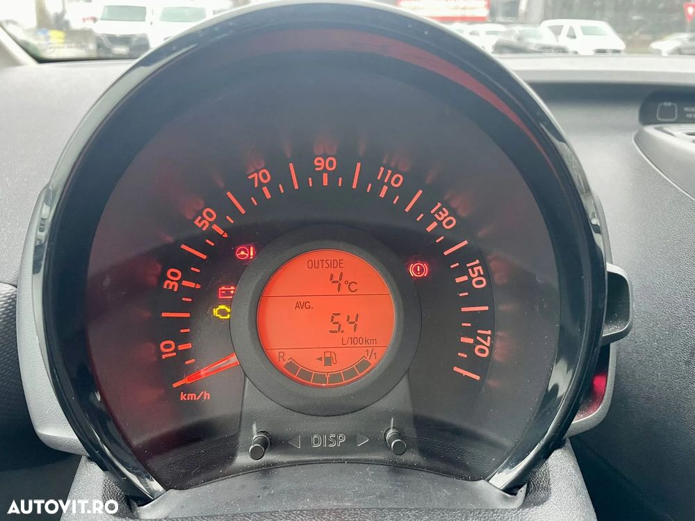 Toyota Aygo 1.0 X - play - 9