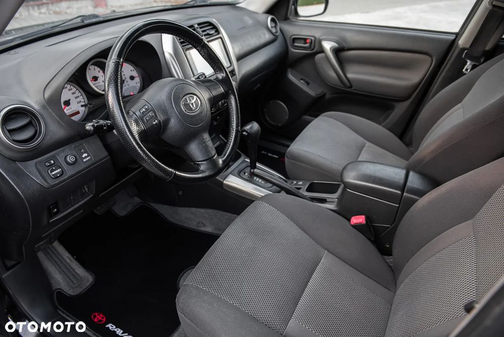 Toyota RAV4 - 13
