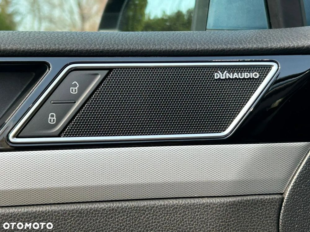 Volkswagen Passat - 4