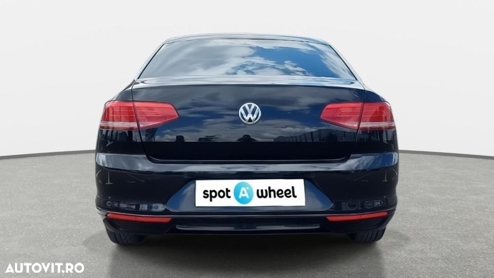 Volkswagen Passat 2.0 TDI Comfortline - 8