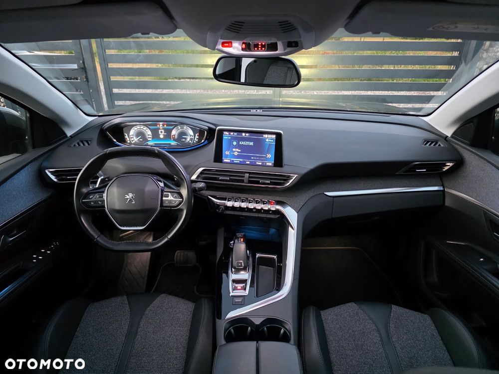 Peugeot 5008 1.5 BlueHDi Allure S&S EAT8 - 26