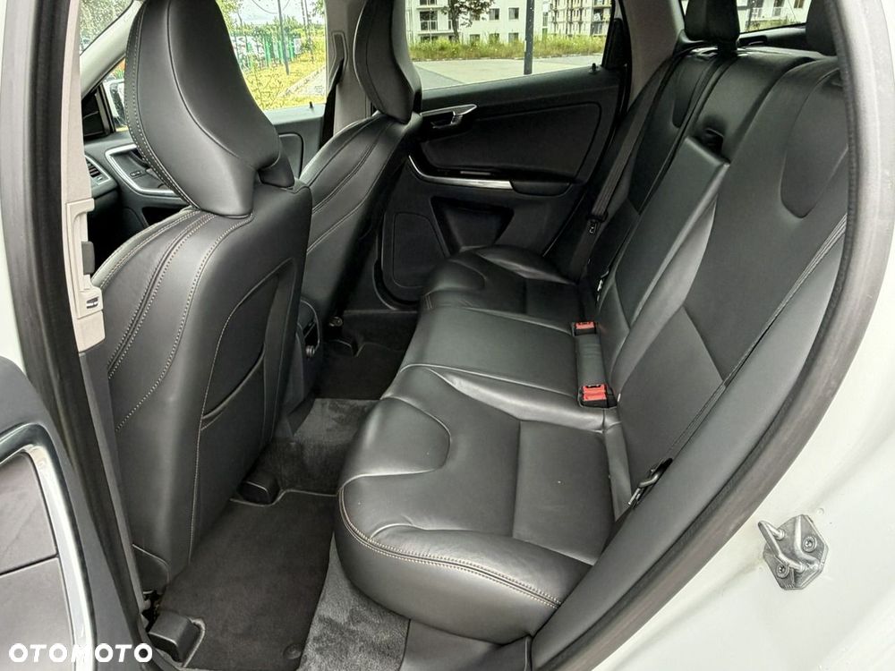 Volvo XC 60 D4 SCR Momentum - 31