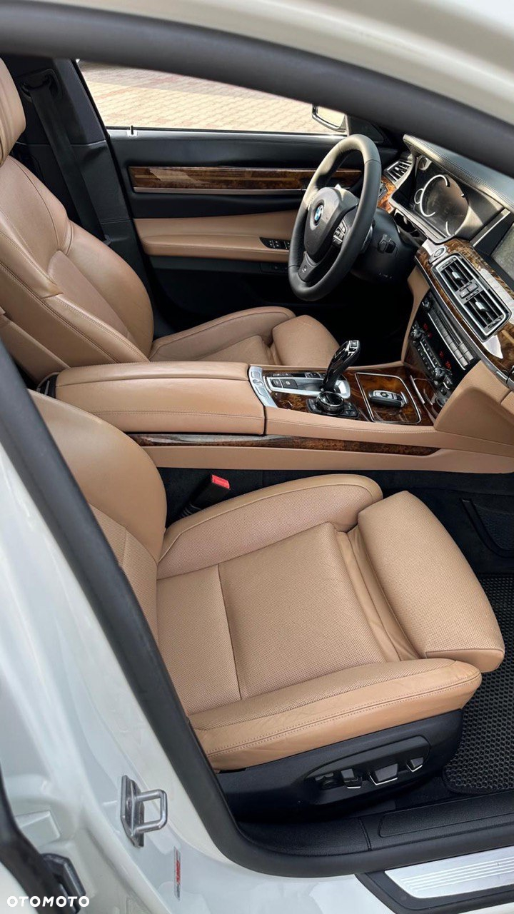 BMW Seria 7 740i - 6