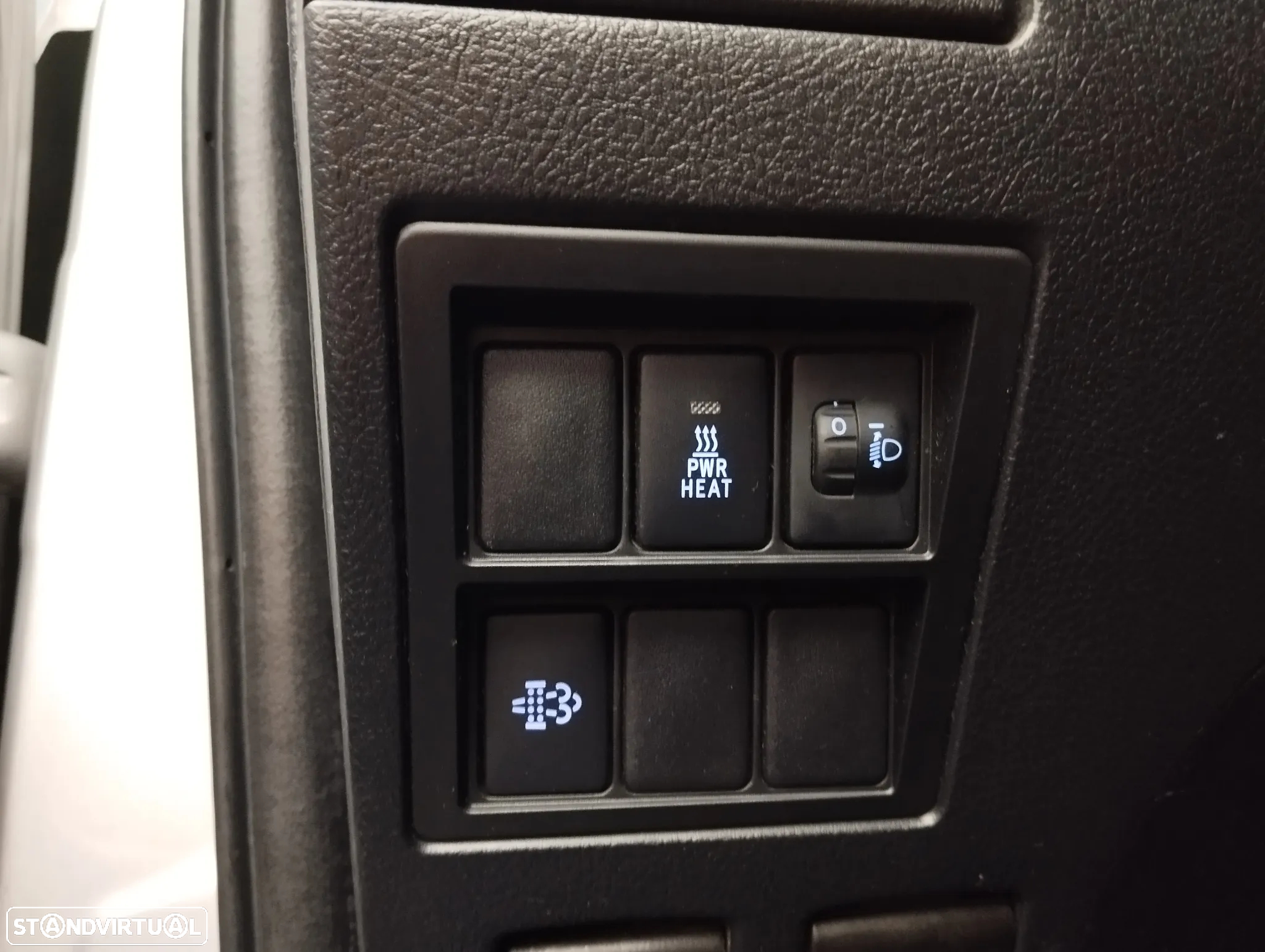 Toyota Hilux 2.4 D-4D 4WD CD CM - 14
