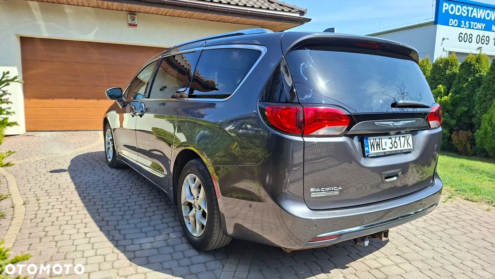 Chrysler Pacifica - 6