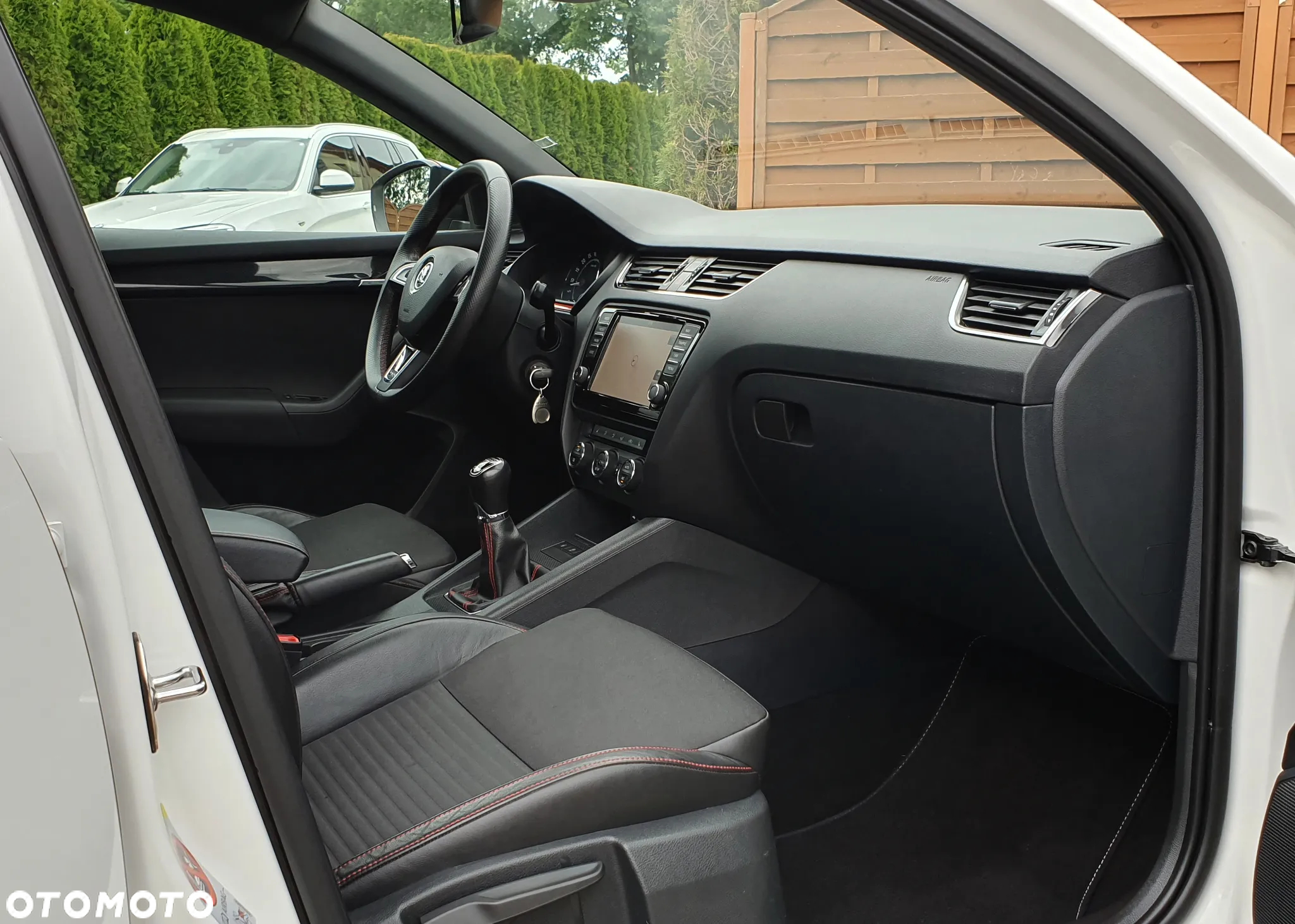 Skoda Octavia Combi 2.0 TDI RS - 17