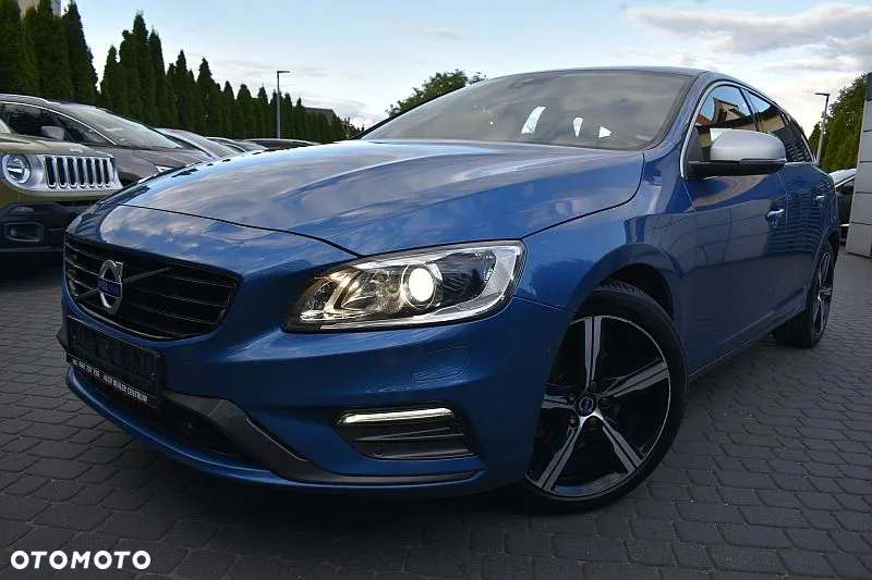 Volvo V60 D4 R-Design - 2