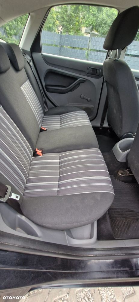 Ford Focus 1.6 Amber X - 13