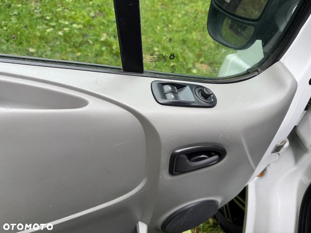 Renault TRAFIC - 8