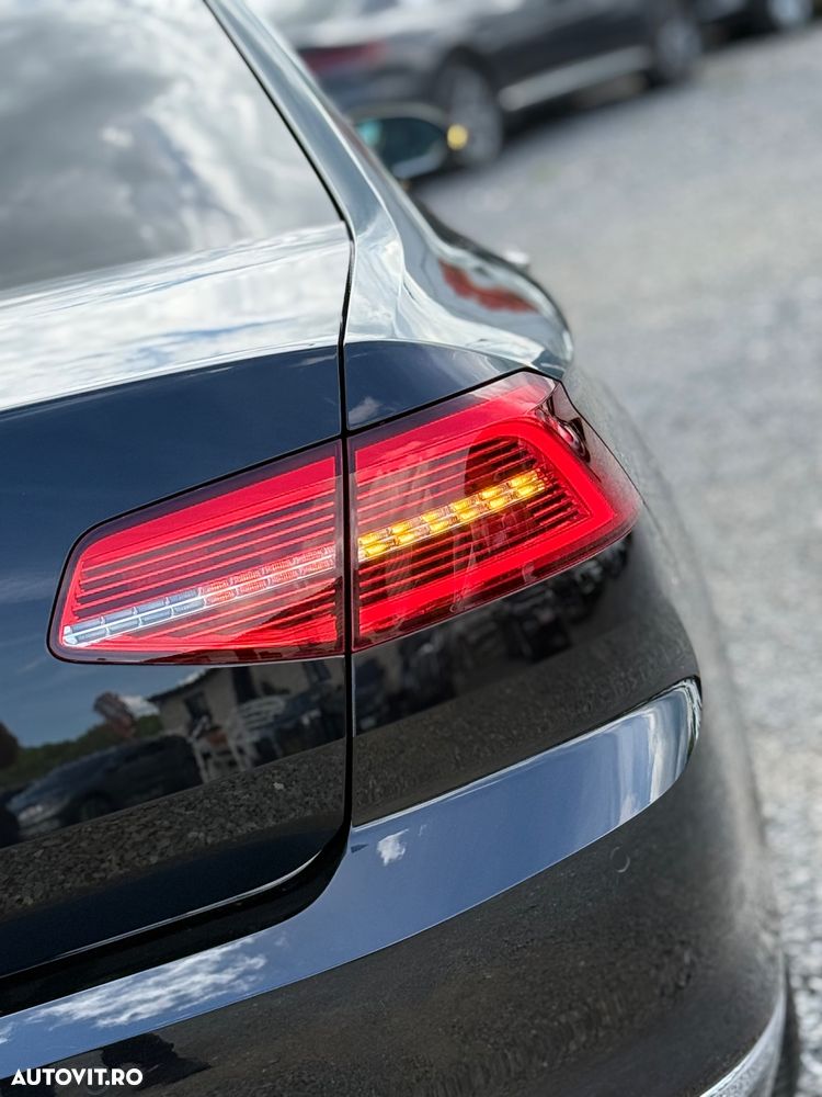Volkswagen Passat - 11