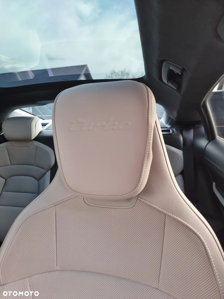 Porsche Taycan Turbo - 15