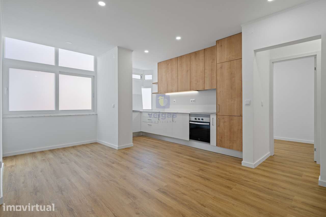 Apartamento T4 Remodelado – Conforto e Modernidade no Barreiro - Grande imagem: 2/29
