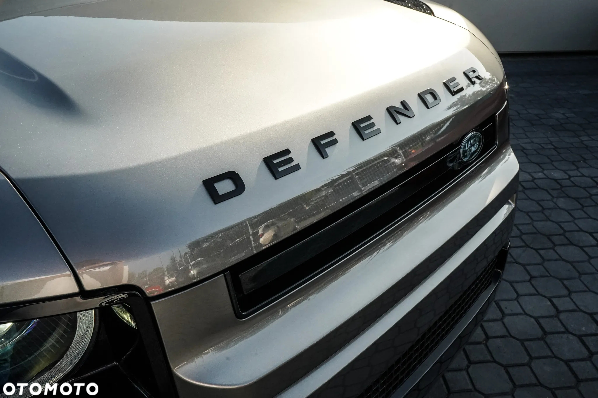Land Rover Defender - 6