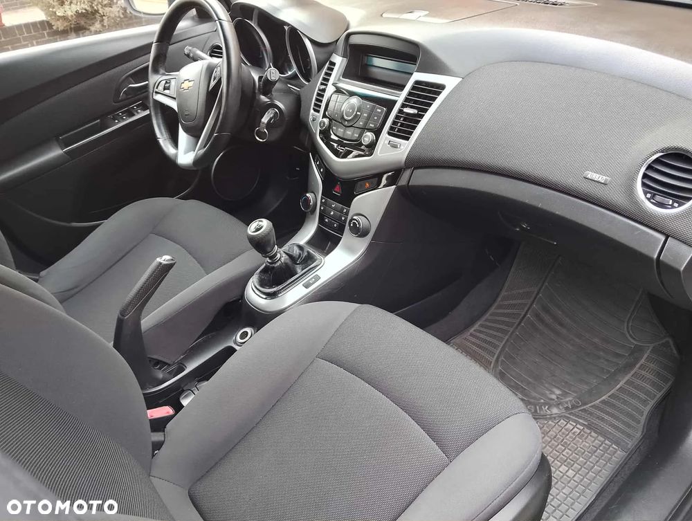 Chevrolet Cruze 1.6 LS - 11