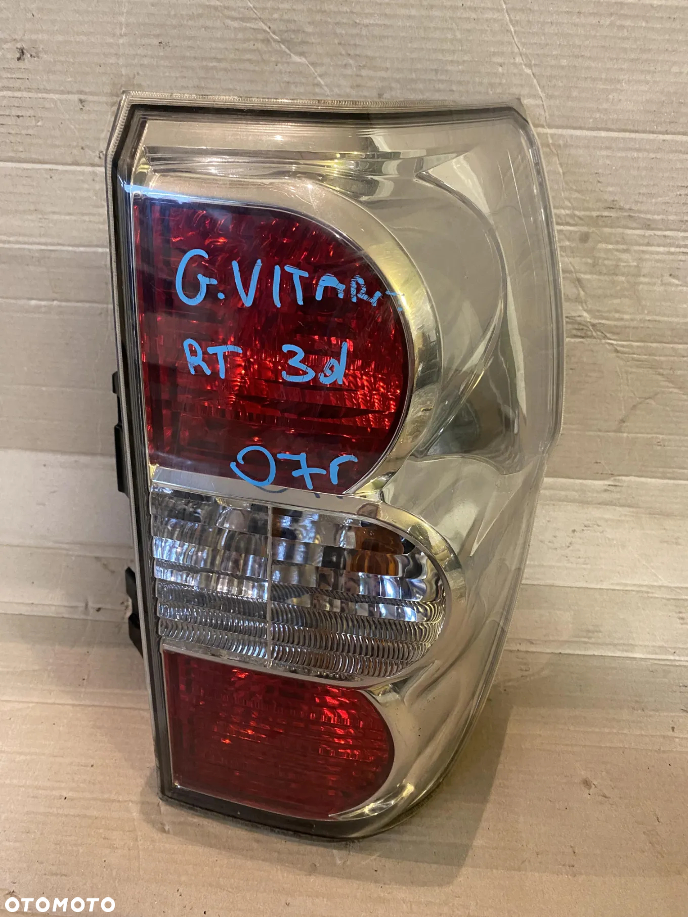 Lampa G.VITARA 05-10R  3D  prawy tył - 2