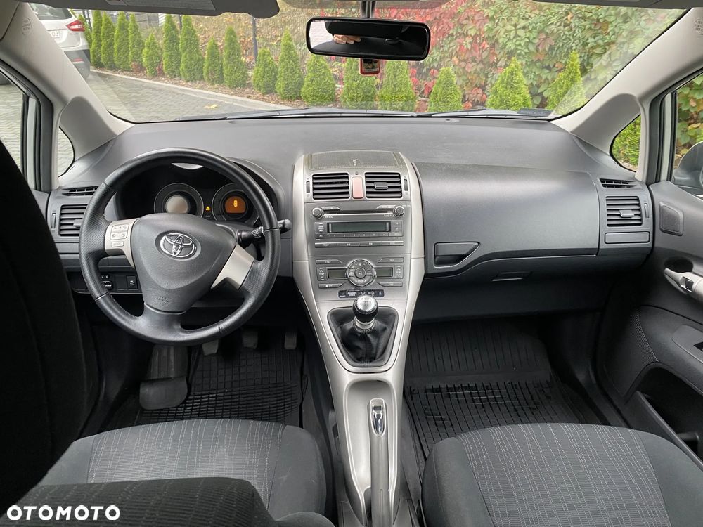 Toyota Auris - 25