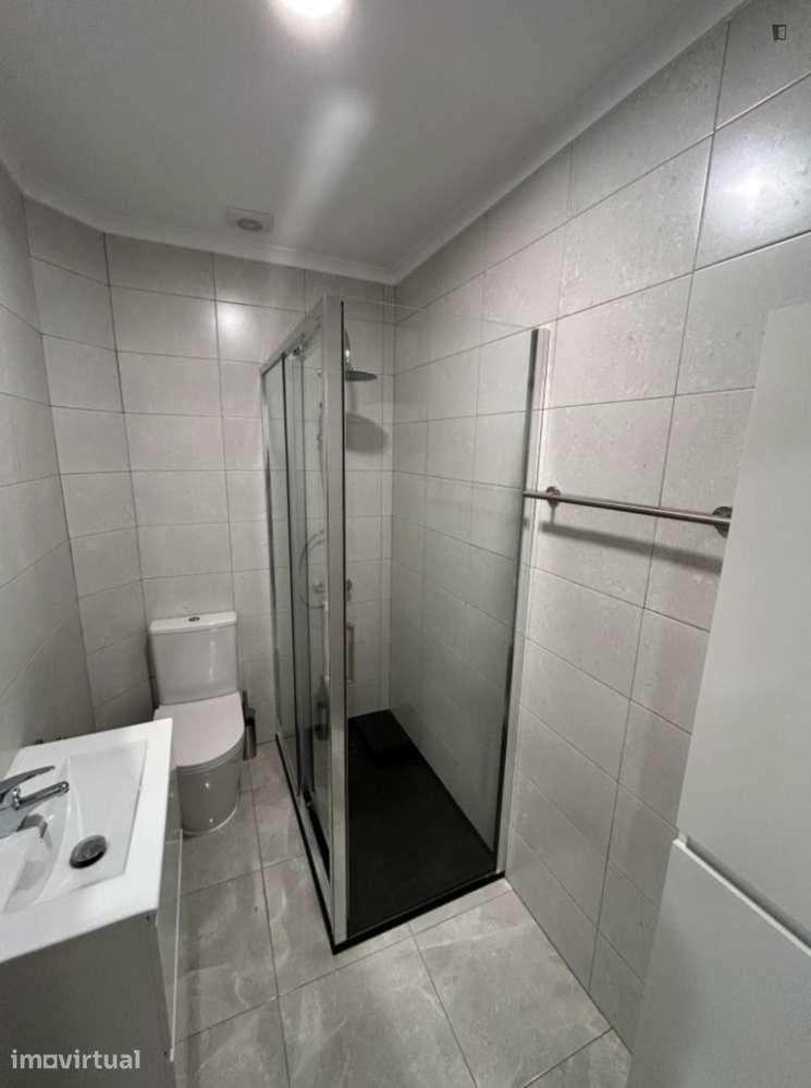 Quarto - localizado em Sete Rios Lisbon - Grande imagem: 5/13