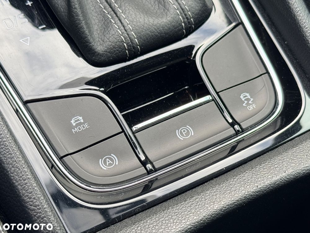 Skoda Karoq 1.5 TSI DSG Sportline - 38
