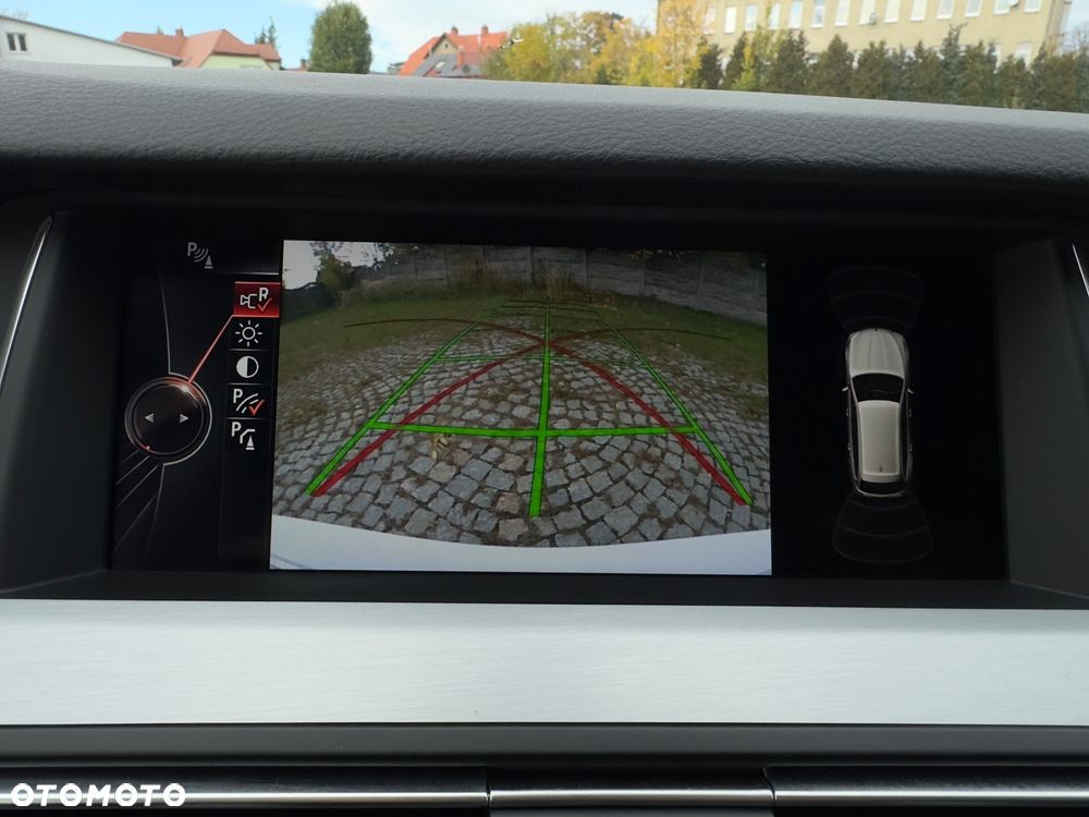 BMW Seria 5 528i Touring Sport-Aut Luxury Line - 27