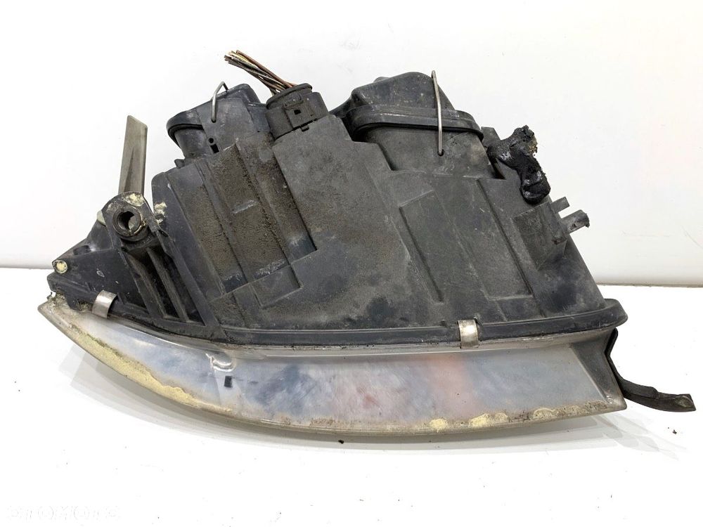 REFLEKTOR LEWY PRZÓD  AUDI A6 C5 Avant (4B5) 1997 - 2005 1.9 TDI 96 kW [130 KM] olej napędowy 2001 - 4